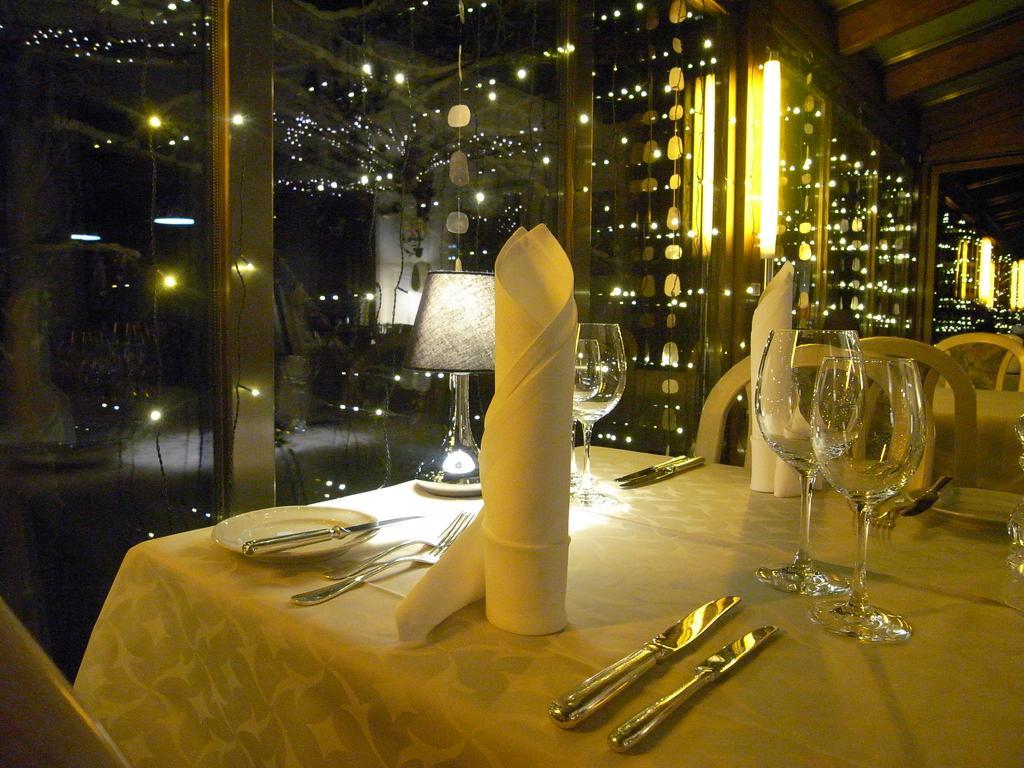 Chalet-Hotel Larix Davos Buitenkant foto